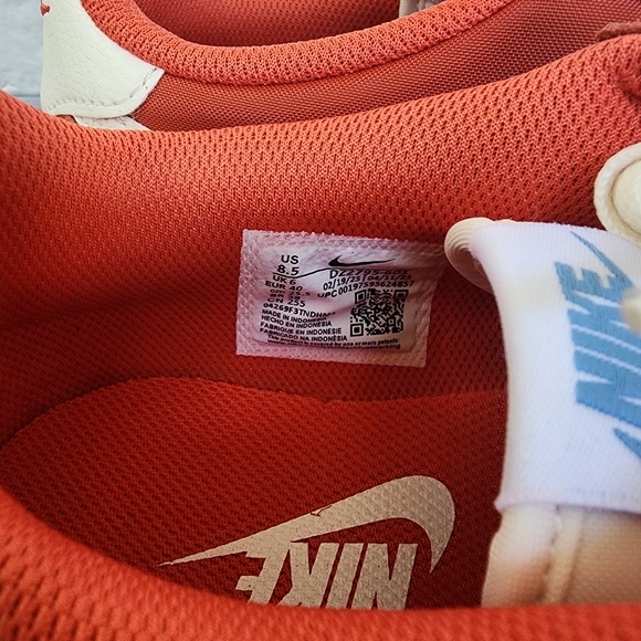 Nike Retro Runner Sneakers in Rust and White with Blue Accent - Picture 3 of 7